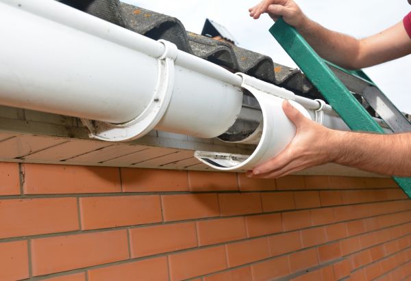 Cost of Gutter Maintenance in Mishawaka