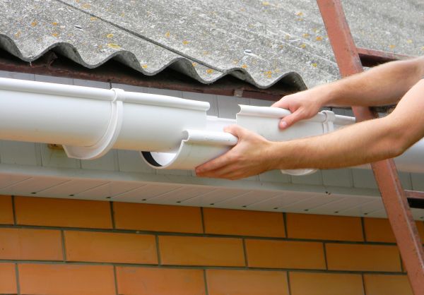 Cost of Gutter Hanging in Mishawaka